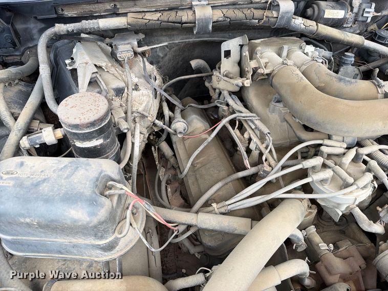 image for item EO8806 1995 Ford F250 XLT flatbed pickup truck