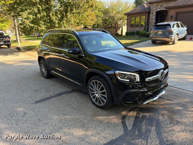 image for item EO8810 2020 Mercedes-Benz GLB 250-4M SUV