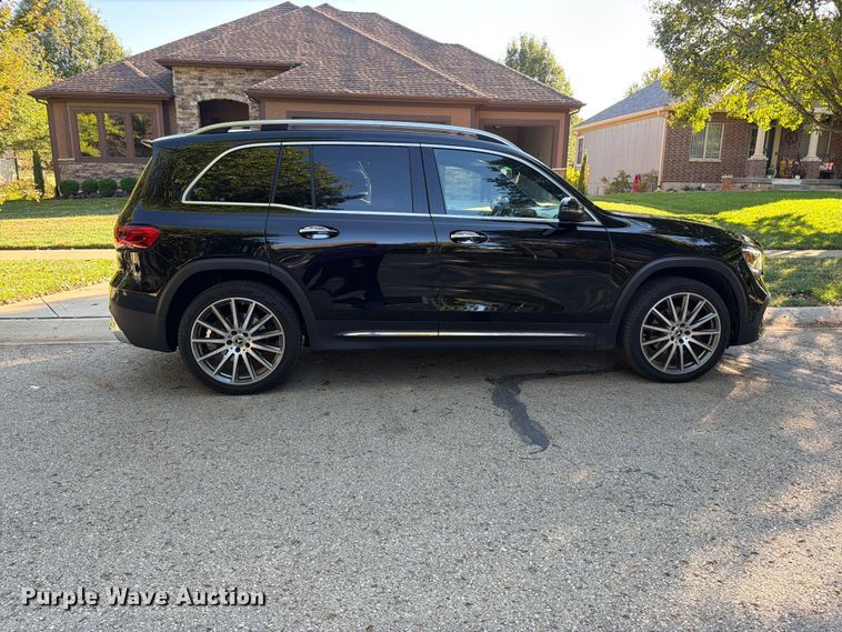 image for item EO8810 2020 Mercedes-Benz GLB 250-4M SUV