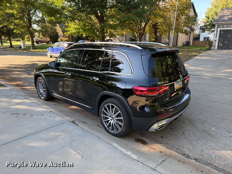 image for item EO8810 2020 Mercedes-Benz GLB 250-4M SUV
