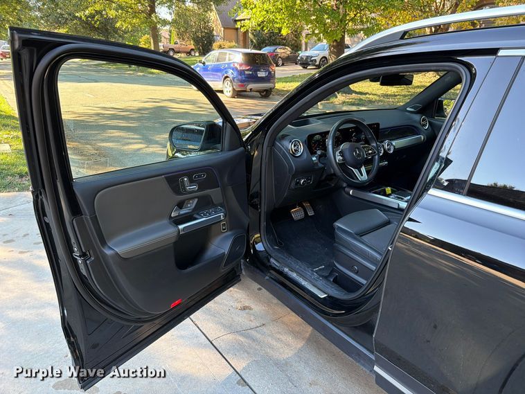 image for item EO8810 2020 Mercedes-Benz GLB 250-4M SUV