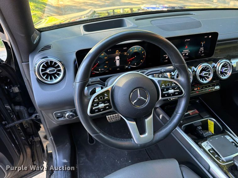 image for item EO8810 2020 Mercedes-Benz GLB 250-4M SUV