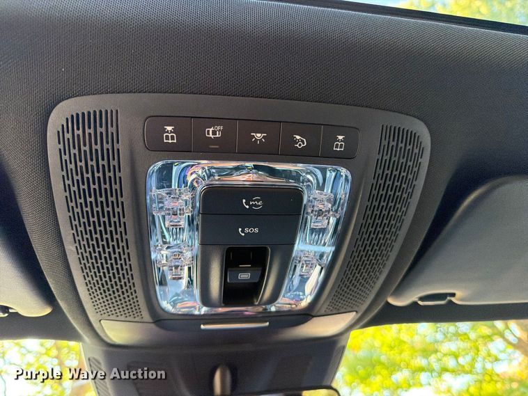 image for item EO8810 2020 Mercedes-Benz GLB 250-4M SUV