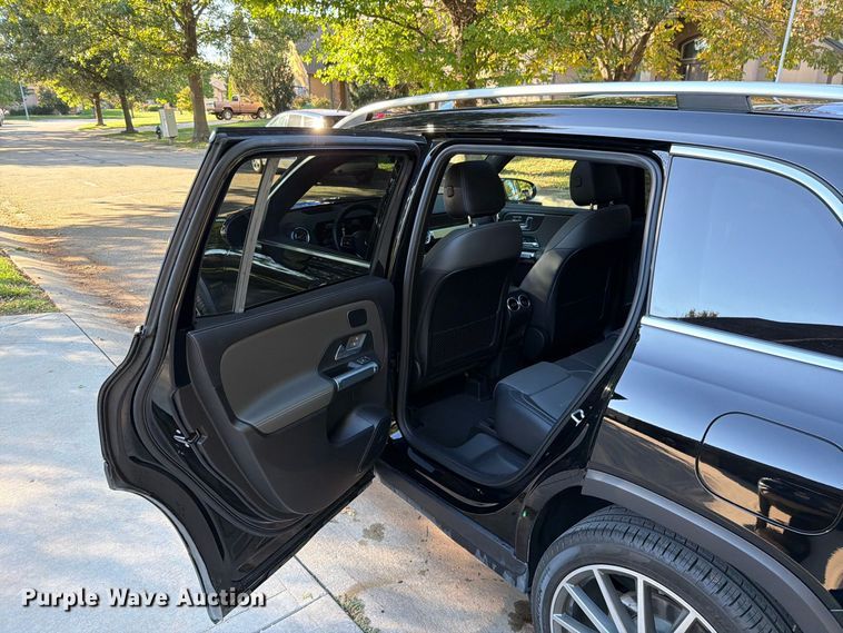 image for item EO8810 2020 Mercedes-Benz GLB 250-4M SUV