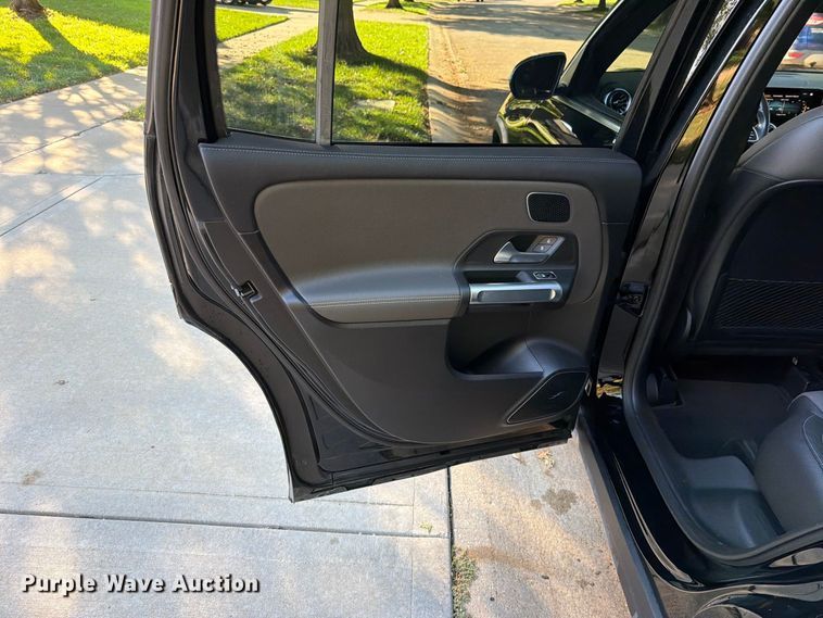 image for item EO8810 2020 Mercedes-Benz GLB 250-4M SUV