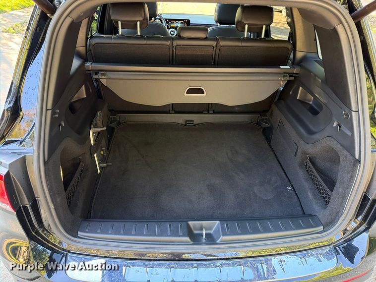 image for item EO8810 2020 Mercedes-Benz GLB 250-4M SUV