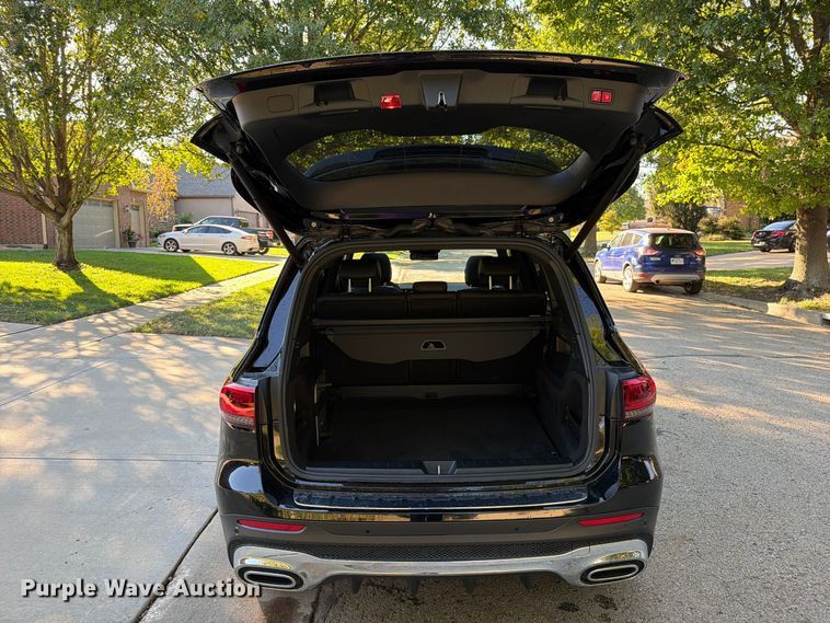 image for item EO8810 2020 Mercedes-Benz GLB 250-4M SUV