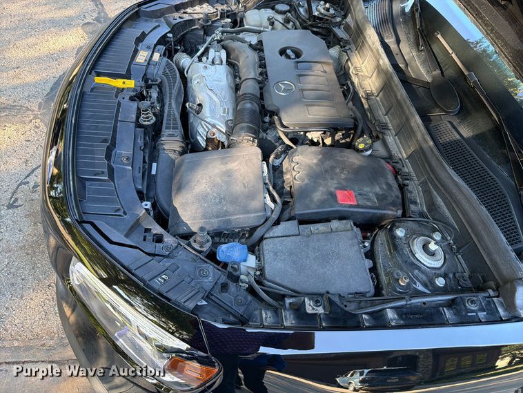 image for item EO8810 2020 Mercedes-Benz GLB 250-4M SUV