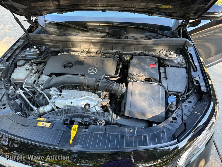 image for item EO8810 2020 Mercedes-Benz GLB 250-4M SUV