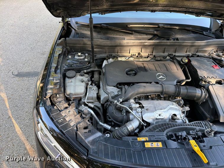 image for item EO8810 2020 Mercedes-Benz GLB 250-4M SUV