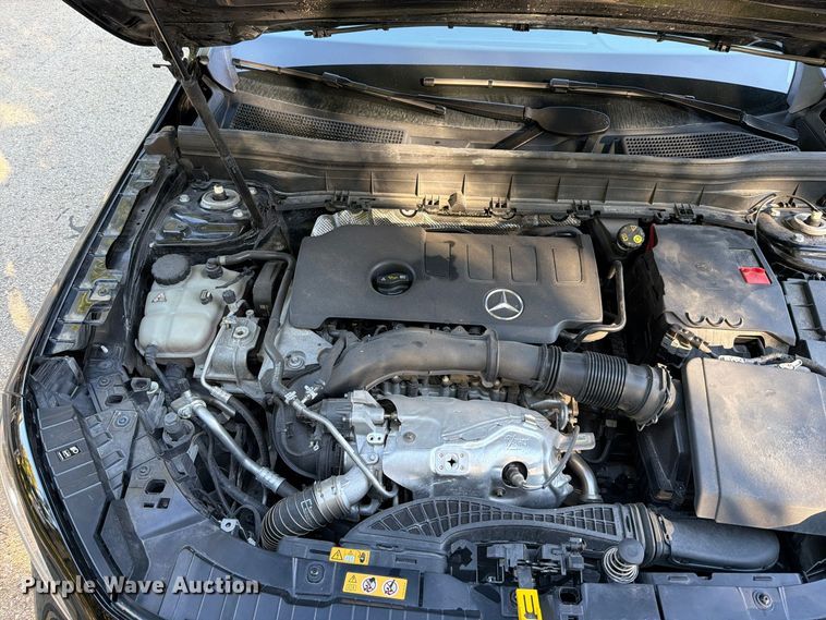 image for item EO8810 2020 Mercedes-Benz GLB 250-4M SUV