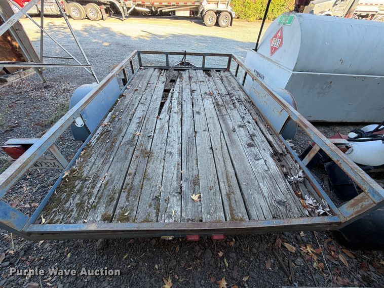 image for item EP3037 2004 Carson utility trailer