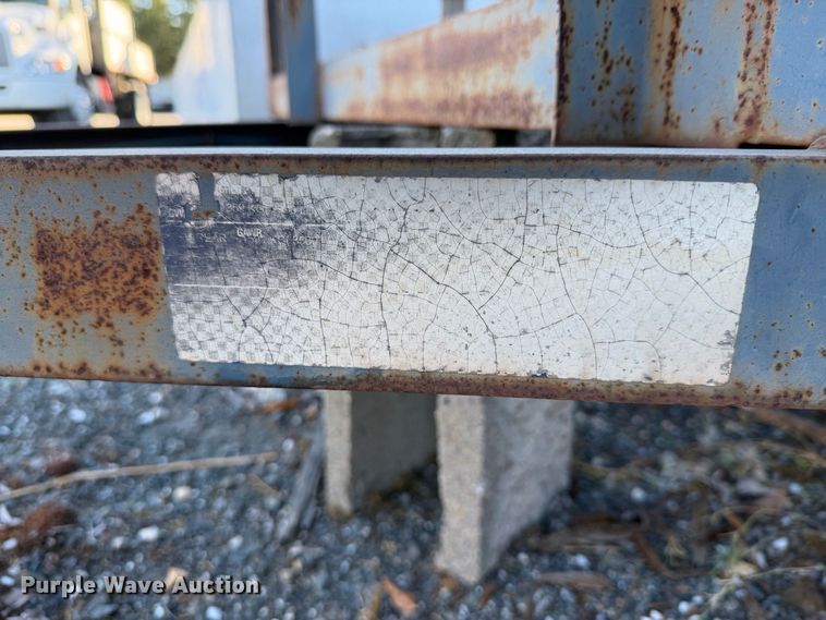 image for item EP3037 2004 Carson utility trailer