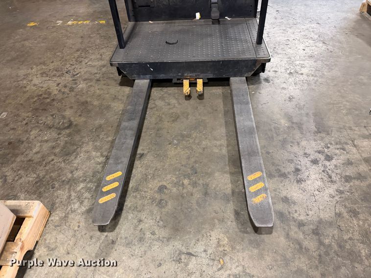 image for item EP3046 2018 Crown SP3520-30 order picker