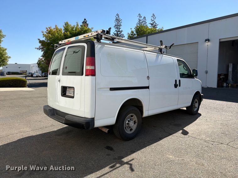 image for item EP3053 2017 Chevrolet Express 2500 van