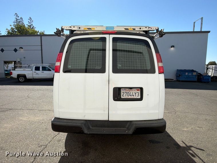 image for item EP3053 2017 Chevrolet Express 2500 van