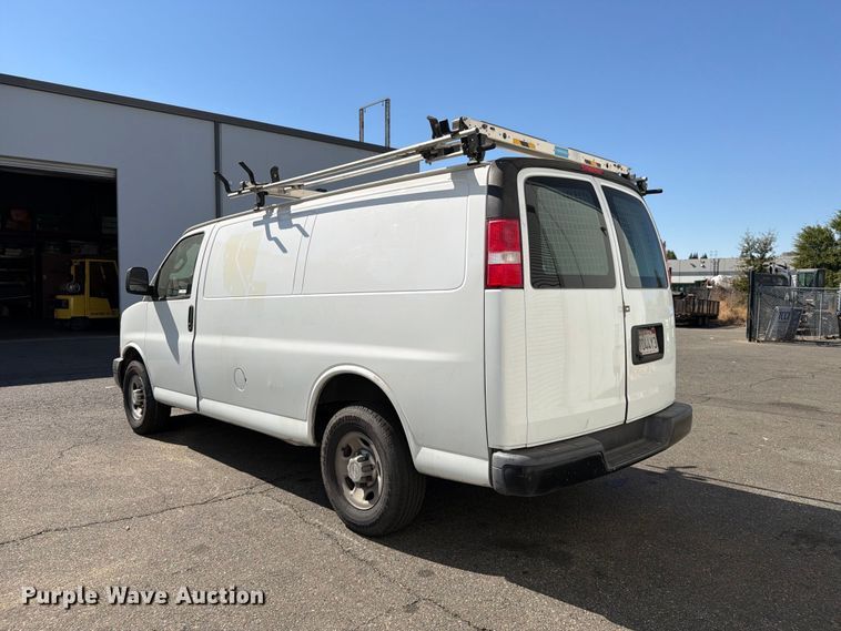 image for item EP3053 2017 Chevrolet Express 2500 van