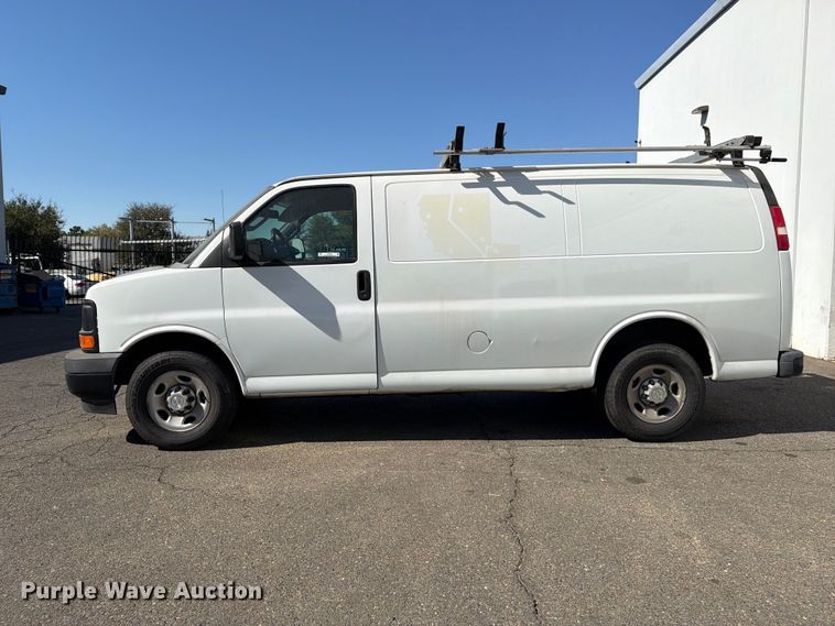 image for item EP3053 2017 Chevrolet Express 2500 van