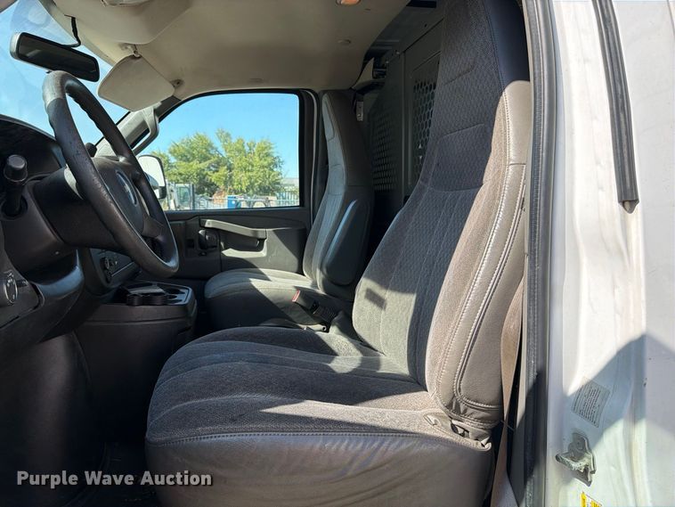 image for item EP3053 2017 Chevrolet Express 2500 van