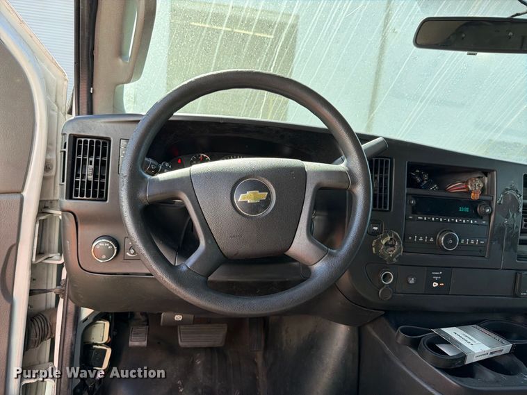 image for item EP3053 2017 Chevrolet Express 2500 van