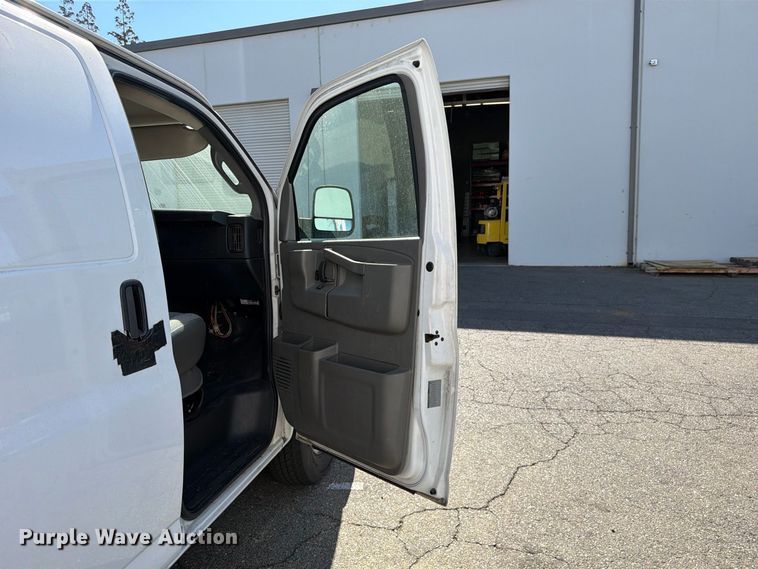 image for item EP3053 2017 Chevrolet Express 2500 van