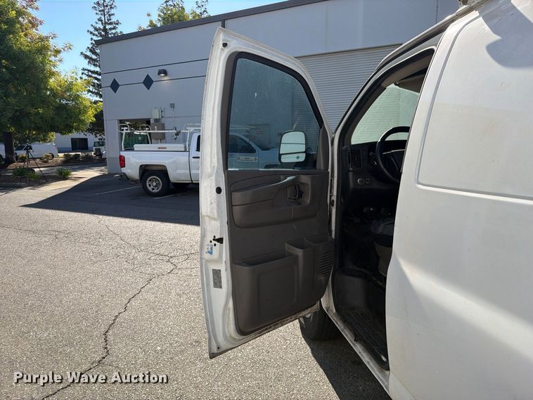 image for item EP3054 2014 Chevrolet Express 2500 van