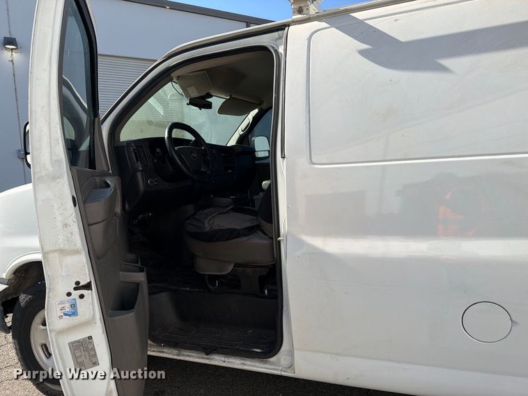 image for item EP3054 2014 Chevrolet Express 2500 van
