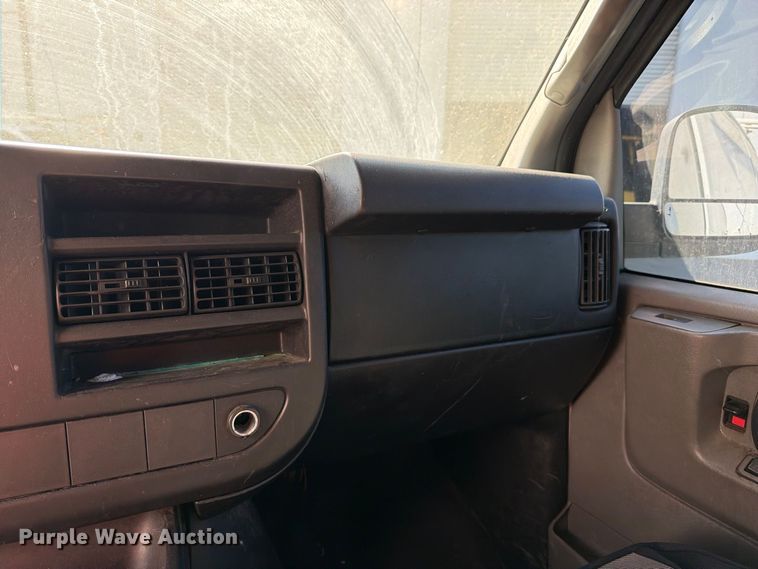 image for item EP3054 2014 Chevrolet Express 2500 van