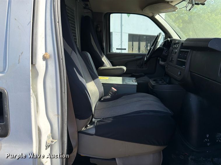 image for item EP3054 2014 Chevrolet Express 2500 van