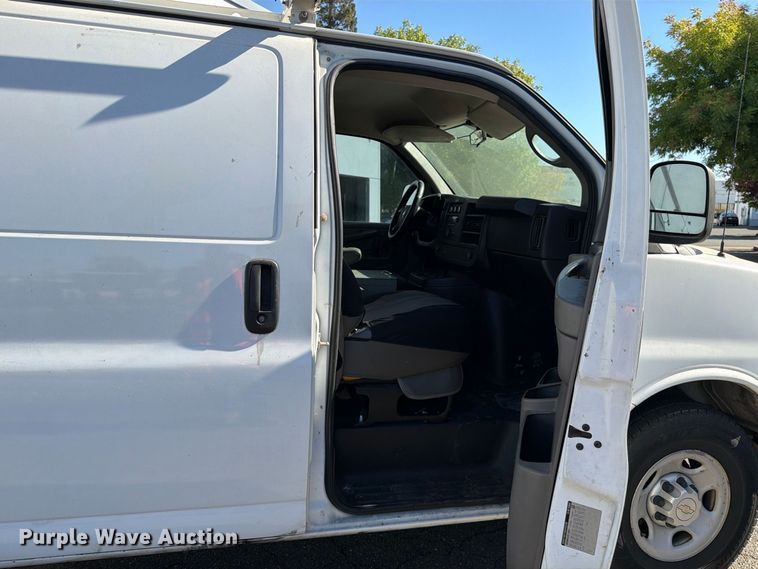 image for item EP3054 2014 Chevrolet Express 2500 van