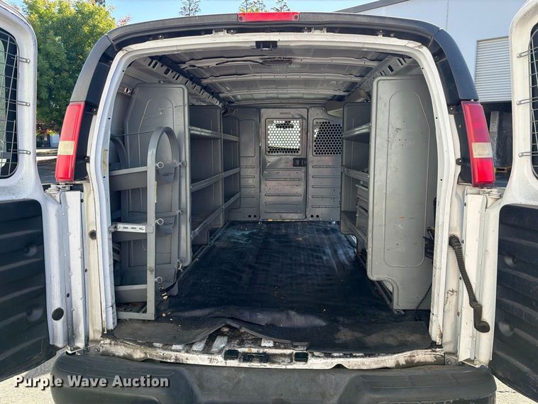 image for item EP3054 2014 Chevrolet Express 2500 van