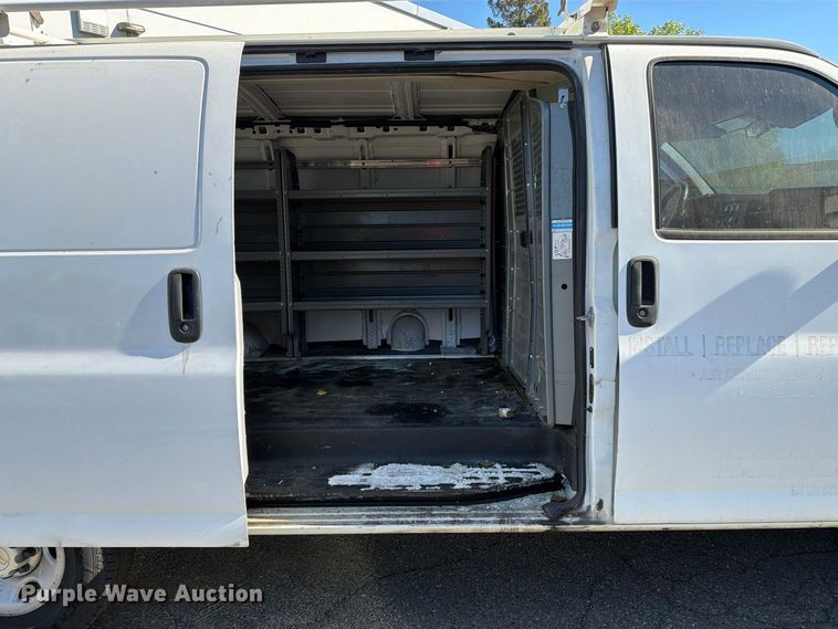 image for item EP3054 2014 Chevrolet Express 2500 van