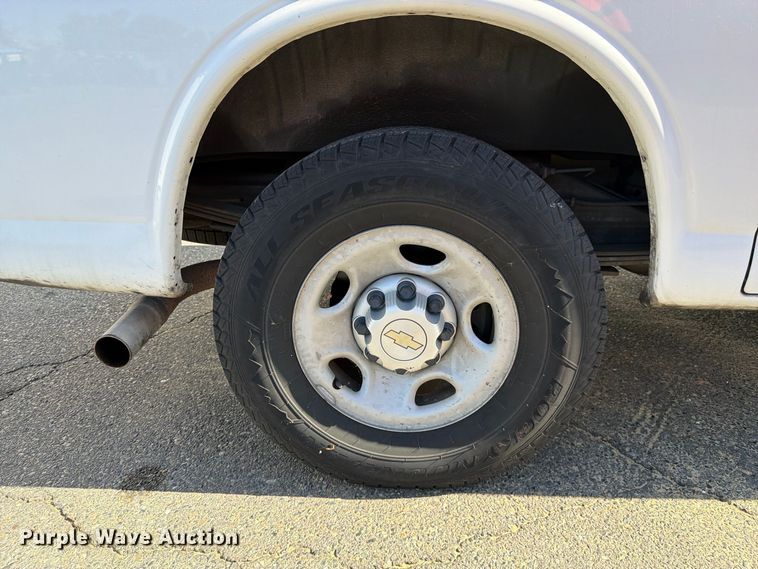 image for item EP3054 2014 Chevrolet Express 2500 van