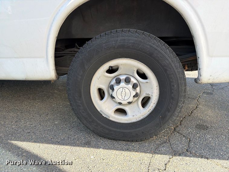 image for item EP3054 2014 Chevrolet Express 2500 van