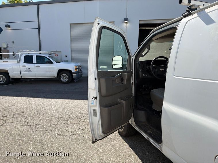 image for item EP3055 2019 Chevrolet Express 2500 van