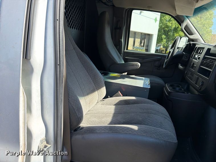 image for item EP3055 2019 Chevrolet Express 2500 van