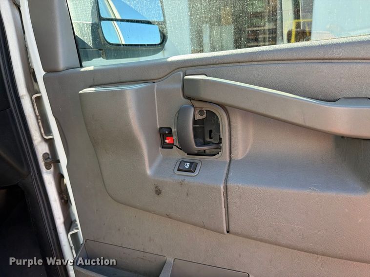 image for item EP3055 2019 Chevrolet Express 2500 van