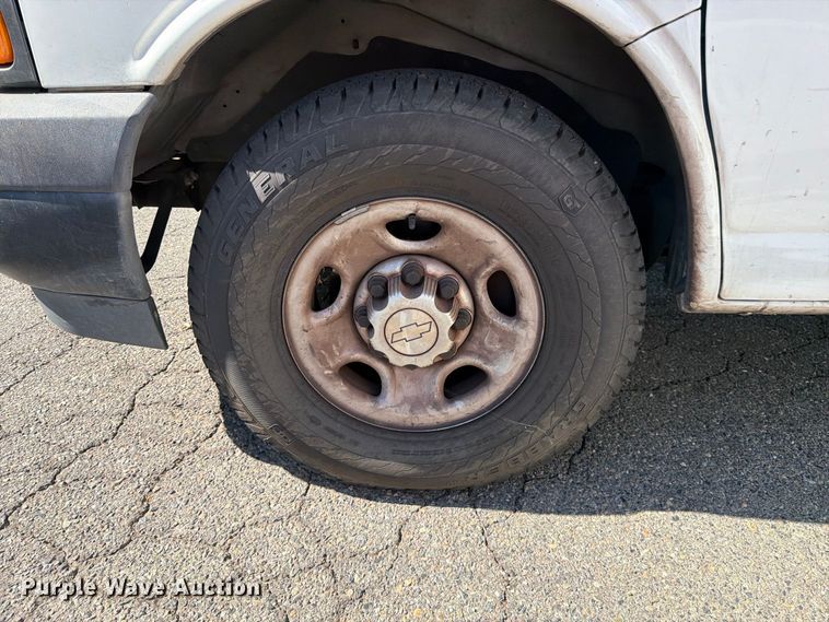 image for item EP3055 2019 Chevrolet Express 2500 van