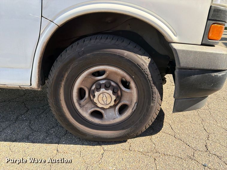 image for item EP3055 2019 Chevrolet Express 2500 van