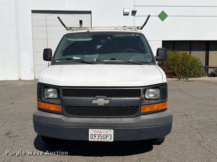 image for item EP3056 2017 Chevrolet Express 2500 van