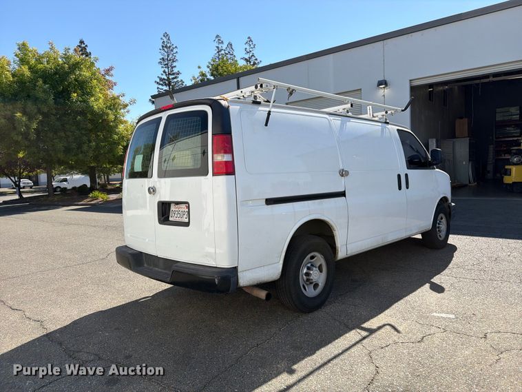 image for item EP3056 2017 Chevrolet Express 2500 van
