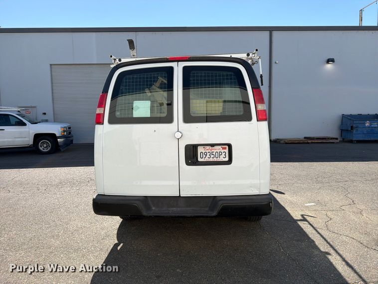 image for item EP3056 2017 Chevrolet Express 2500 van