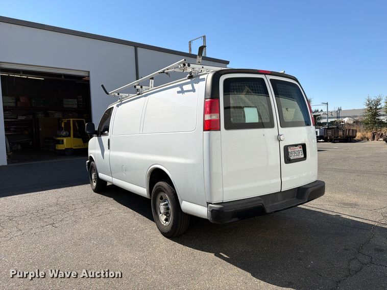 image for item EP3056 2017 Chevrolet Express 2500 van