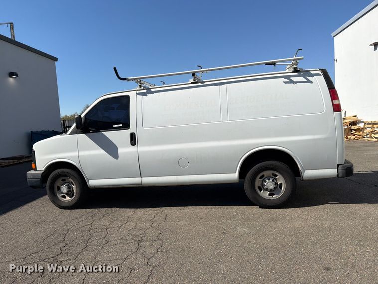 image for item EP3056 2017 Chevrolet Express 2500 van