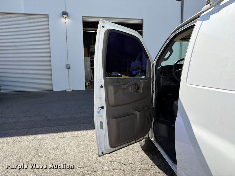 image for item EP3056 2017 Chevrolet Express 2500 van