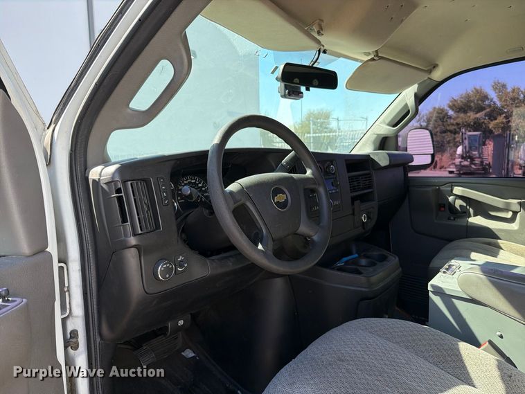 image for item EP3056 2017 Chevrolet Express 2500 van