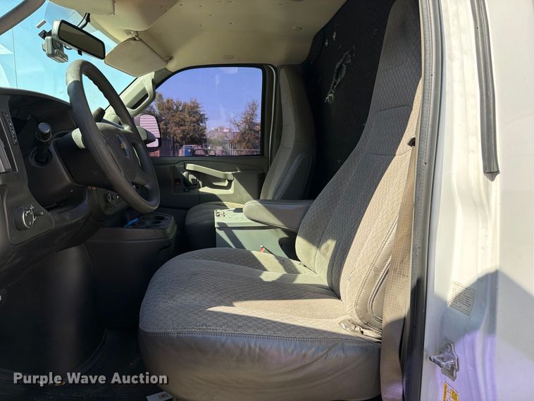 image for item EP3056 2017 Chevrolet Express 2500 van