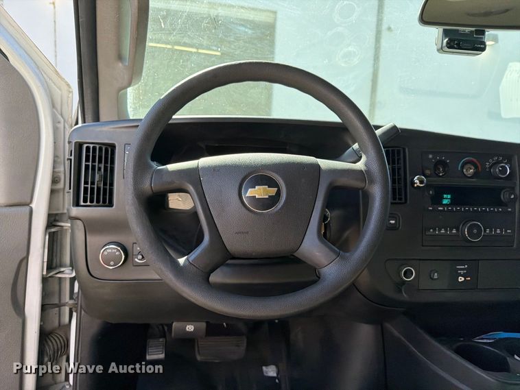 image for item EP3056 2017 Chevrolet Express 2500 van