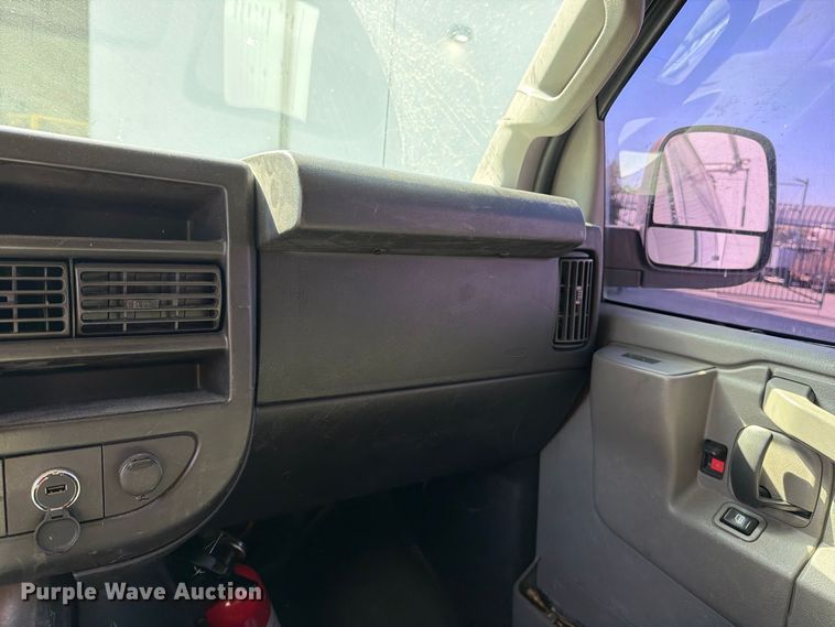 image for item EP3056 2017 Chevrolet Express 2500 van