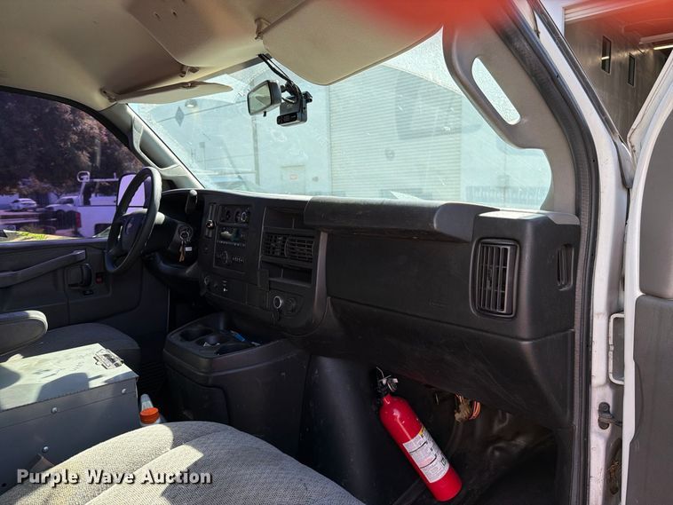 image for item EP3056 2017 Chevrolet Express 2500 van